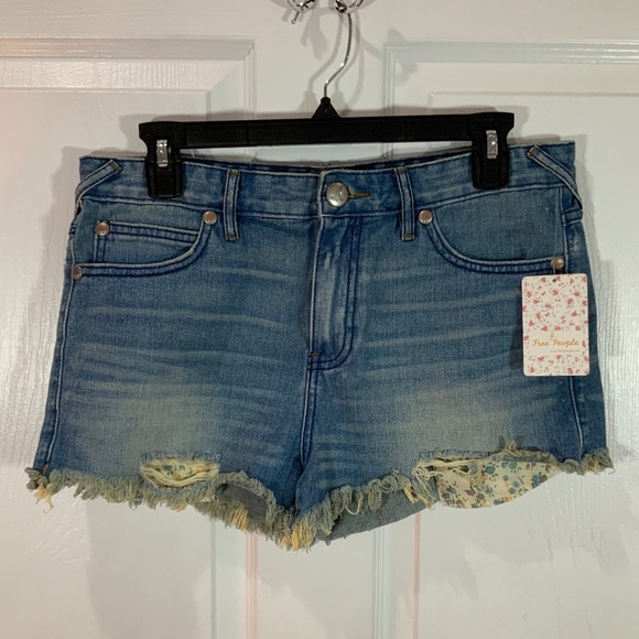Free People Sailaway Cut Off Boho Distressed Jean Shorts Size 29 - Picture 1 of 8